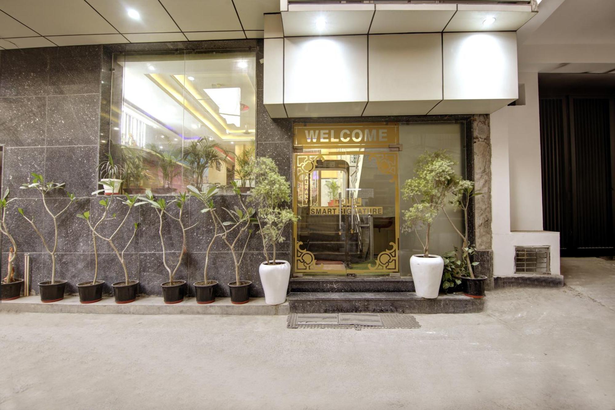 Hotel Smart Signature Delhi Airport 3*