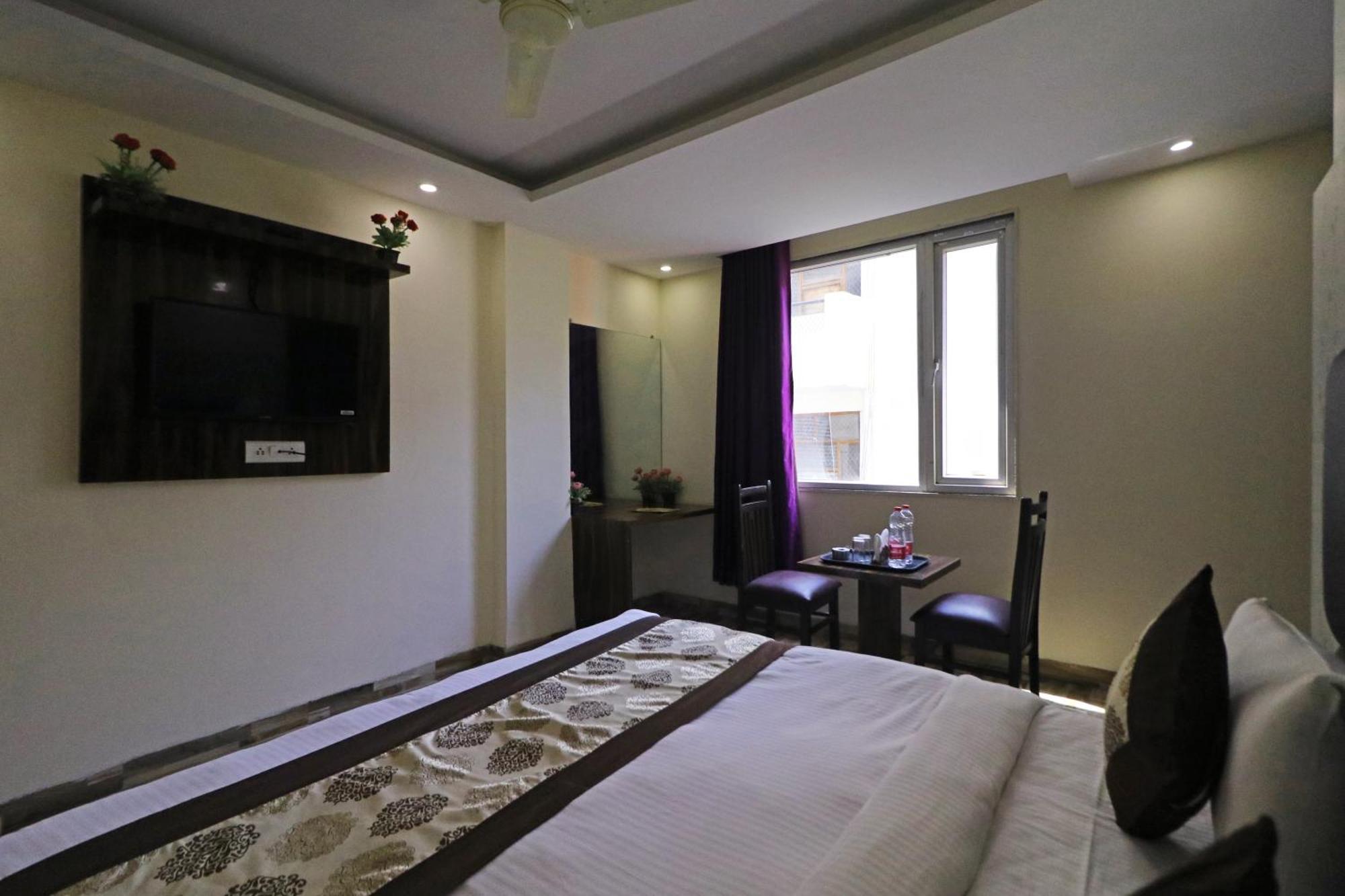 Smart Signature Delhi Airport Hotel New Delhi